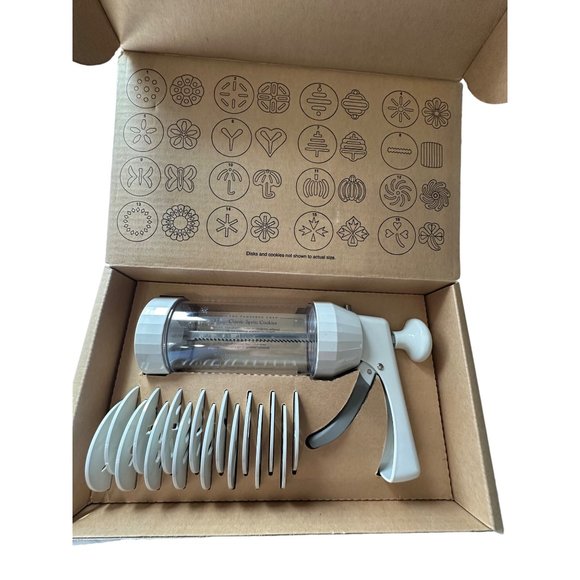 Pampered Chef #1525 manual cookie press in box with pamphlet - Picture 2 of 8